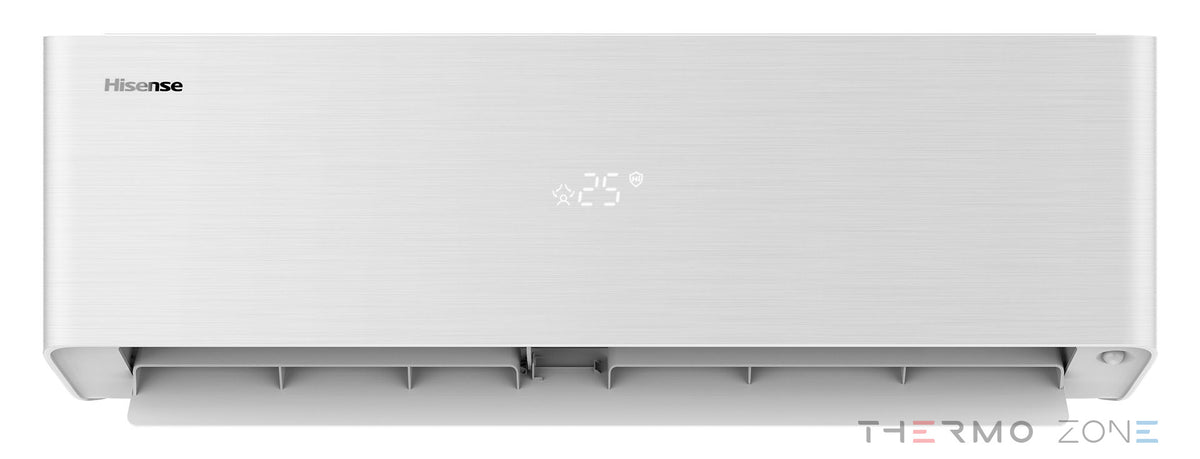 Hisense Energy Pro X weißes Innengerät mit geöffneter Luftauslassklappe in Frontansicht