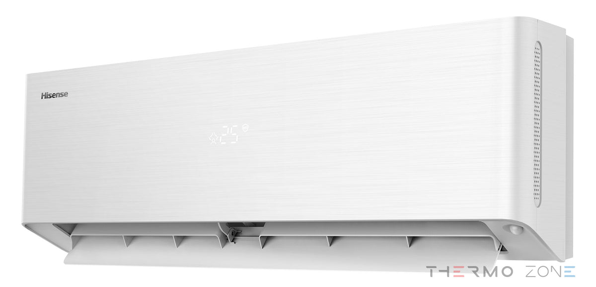 Hisense Energy Pro X weißes Innengerät mit geöffneter Luftauslassklappe in Seitenansicht